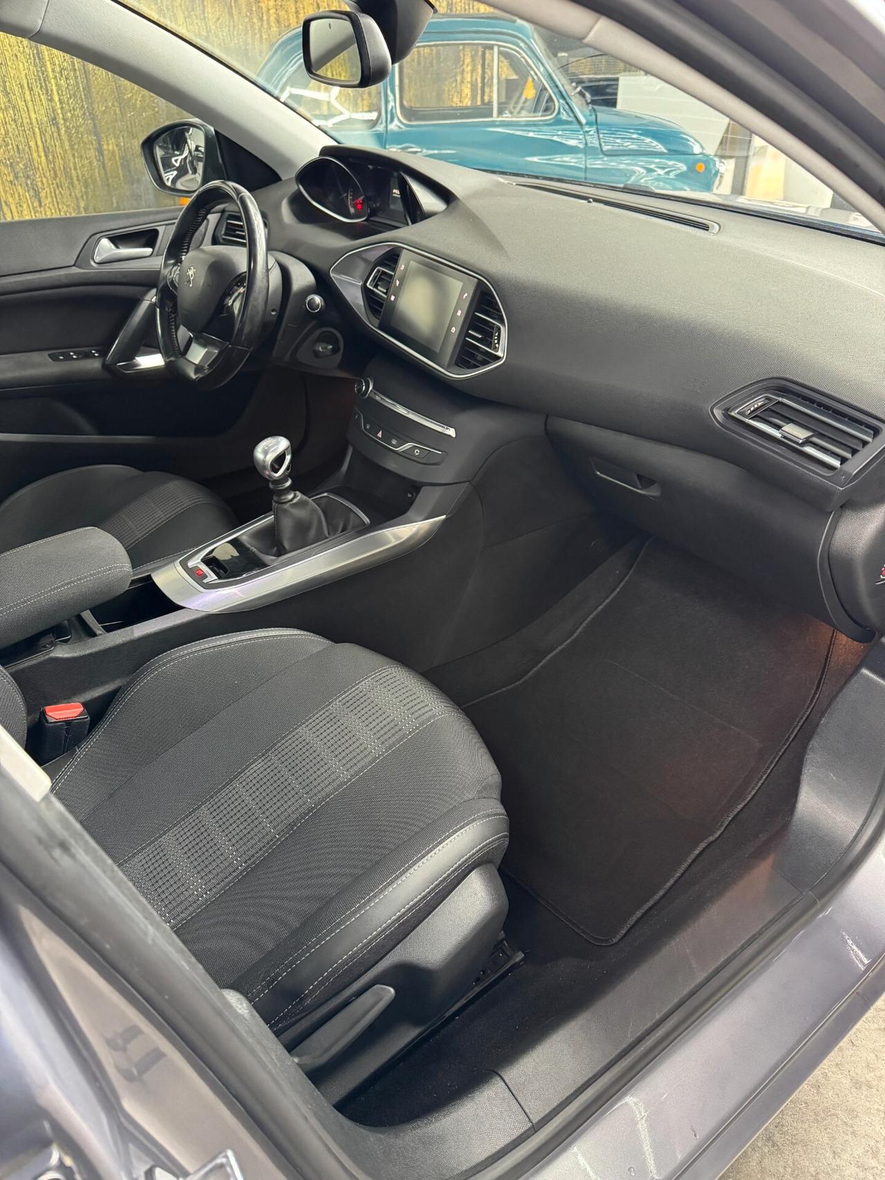 Peugeot 308 BlueHDi 130 S&S Allure