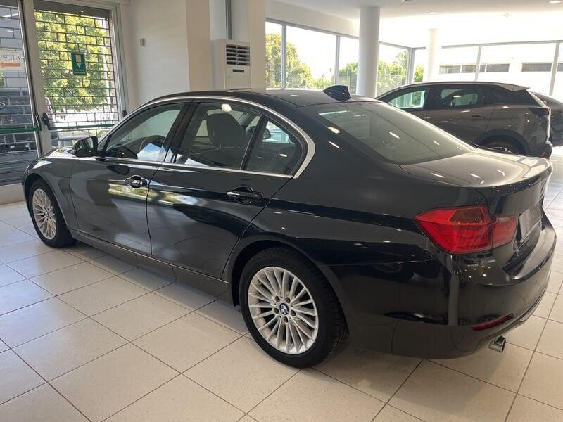 BMW Serie 3 318d Luxury km 109.000