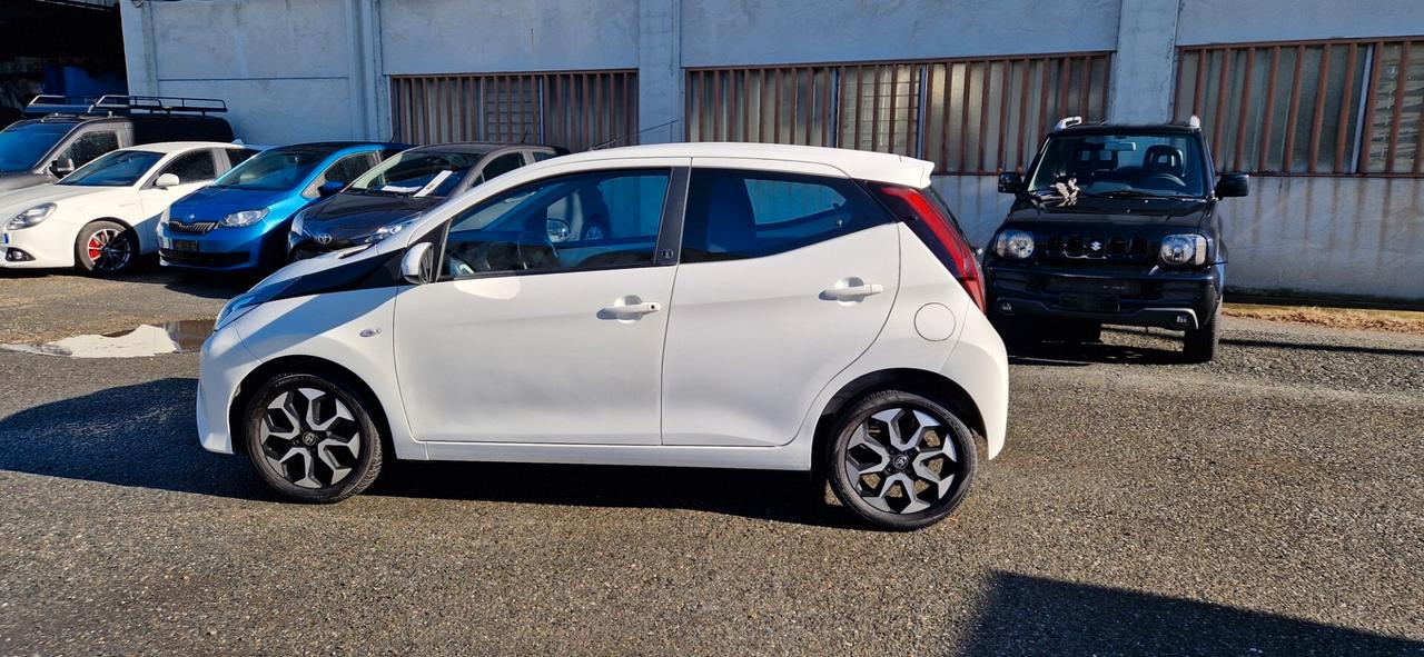 Toyota Aygo Connect 1.0 VVT-i 72 CV 5 porte