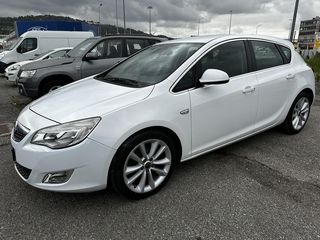 Opel Astra 5 Porte 1.7 CDTI Cosmo