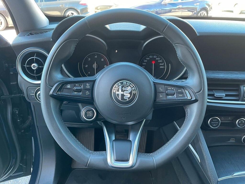 ALFA STELVIO 2.2JTDm 190CV Q4 *NAVI-KAMERA*