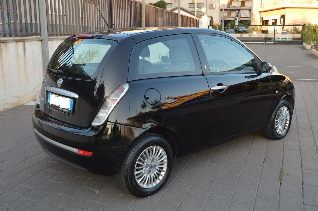 Lancia Ypsilon 1.2 Argento