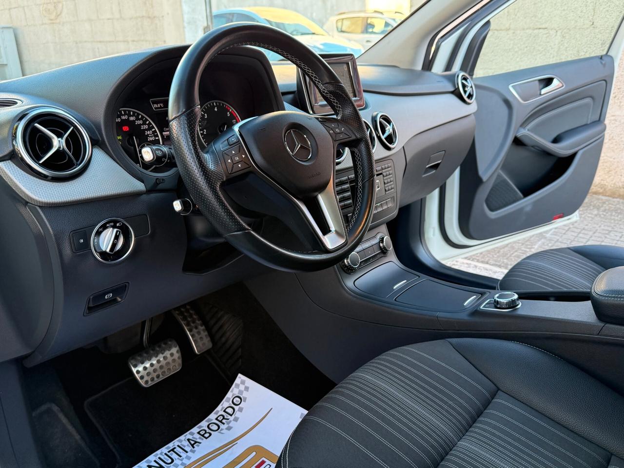 Mercedes B 200 CDI Autom Premium NAVI CAMERA 2014