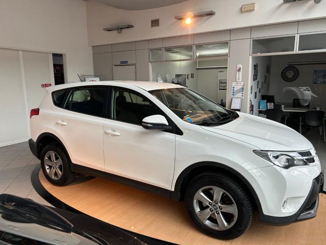 TOYOTA RAV 4 RAV4 2.0 D-4D 2WD Active