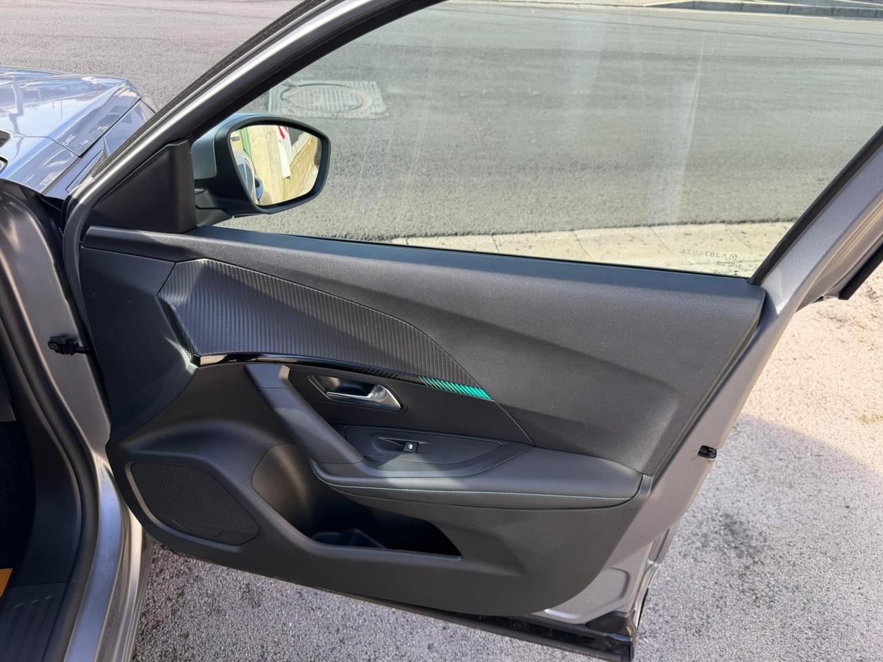 PEUGEOT 2008 1.2 BENZINA 100 (CV) 2021