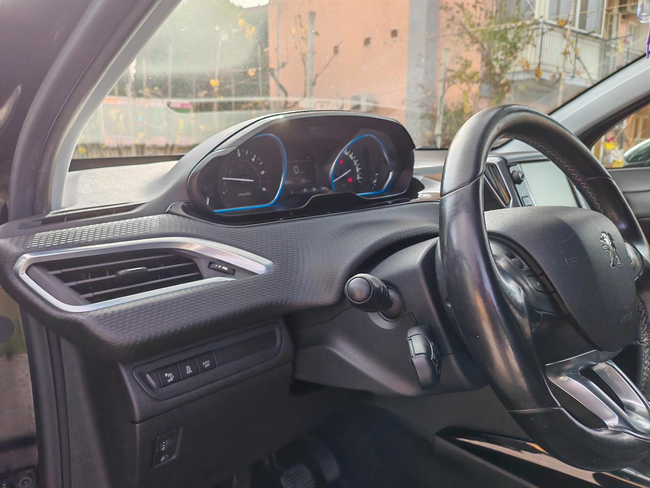 Peugeot 2008 1.6 HDi NUOVA E FULL