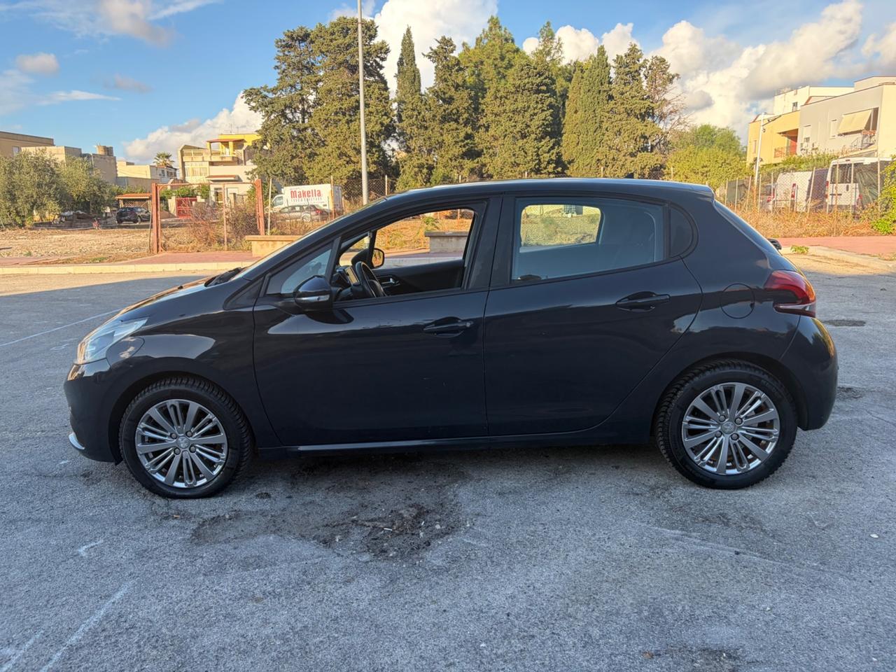 Peugeot 208 BlueHDi 75 5 porte Allure