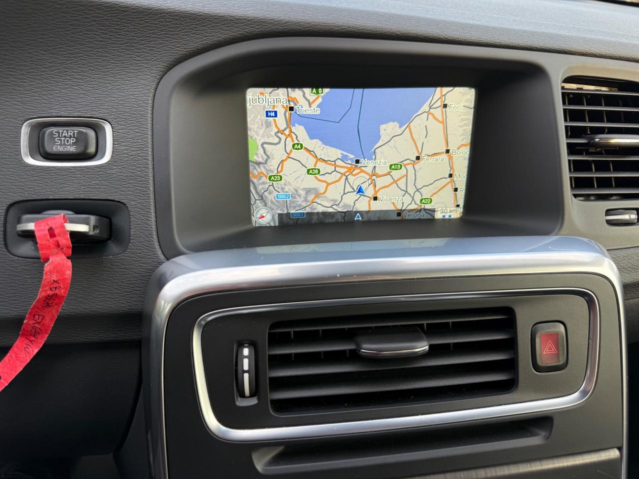 Volvo S60 D4 R-design UNICO TOP