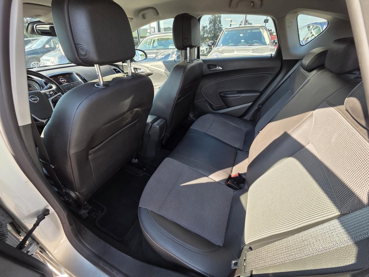 Opel Astra 1.4 Turbo 120CV 5 porte Cosmo *neopatentati* unipro* tagliandi certificati*