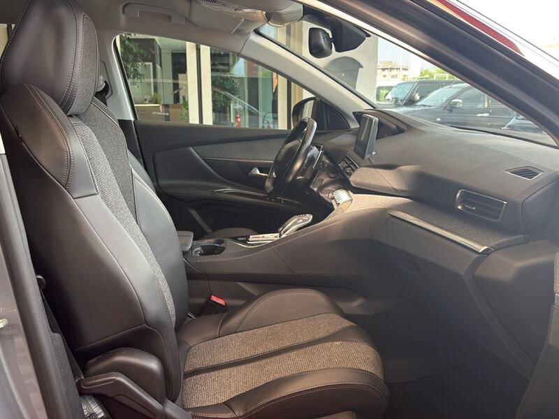 Peugeot 3008 BlueHDI 130 EAT8 S&S Allure *Promo*