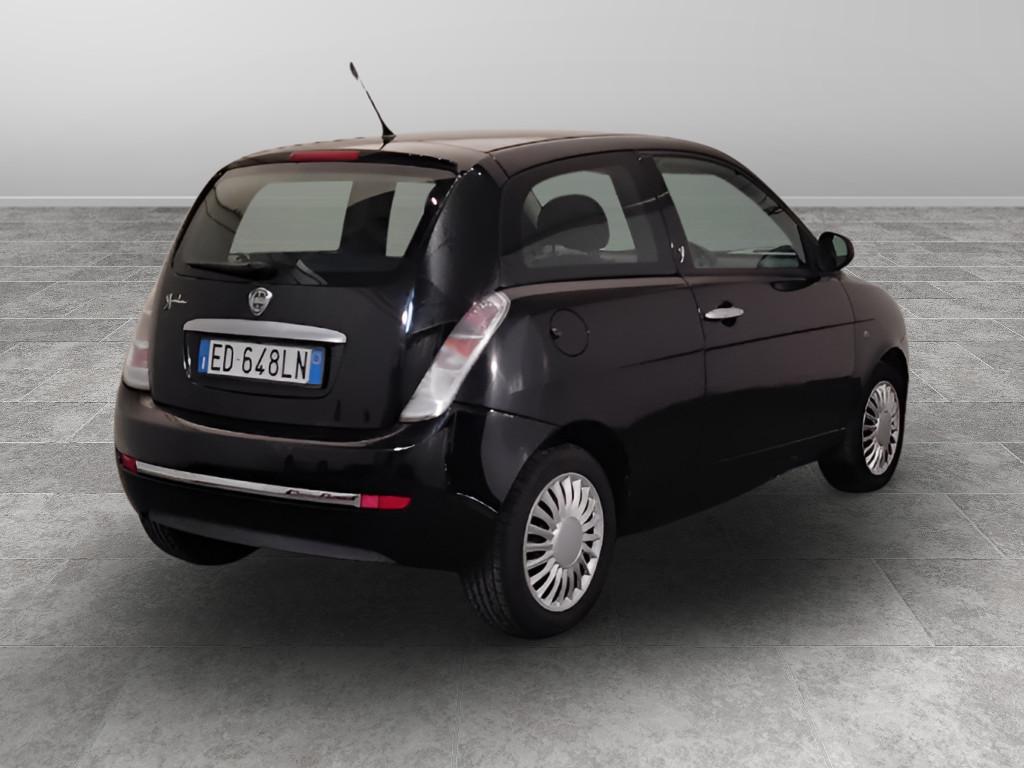 LANCIA Ypsilon II 2007 - Ypsilon 1.2 8v New Oro (oro)