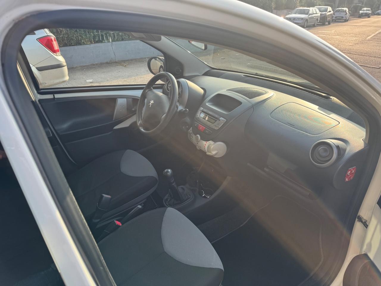 Peugeot 107 1.0 68CV 5p. Superga