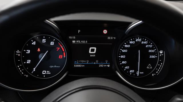 ALFA ROMEO Giulia V6 Bi-Turbo Quadrifoglio AKRAPOVIC CARBOCERAMICI