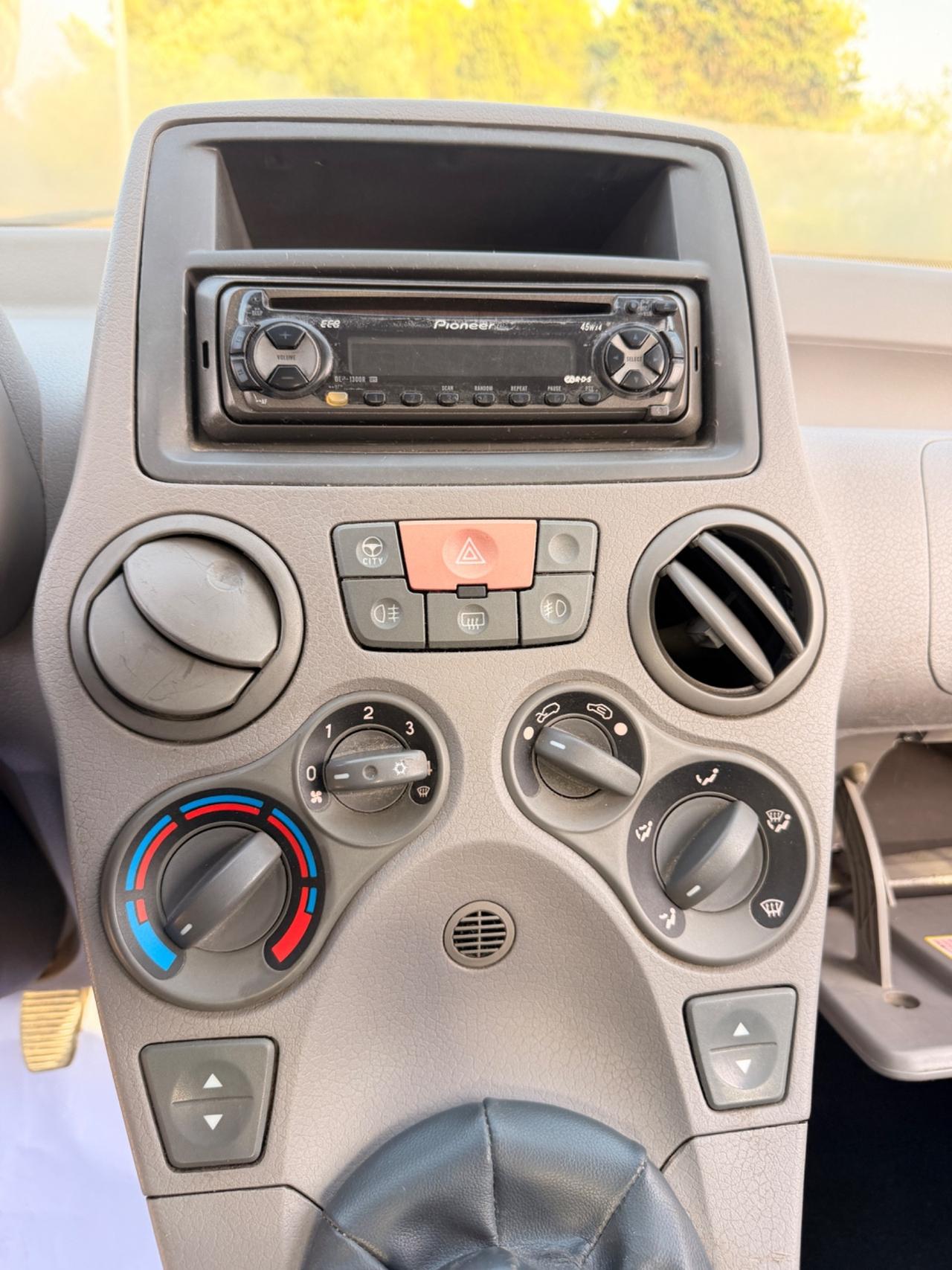 Fiat Panda Classic-2003 CLIMA/SERVO
