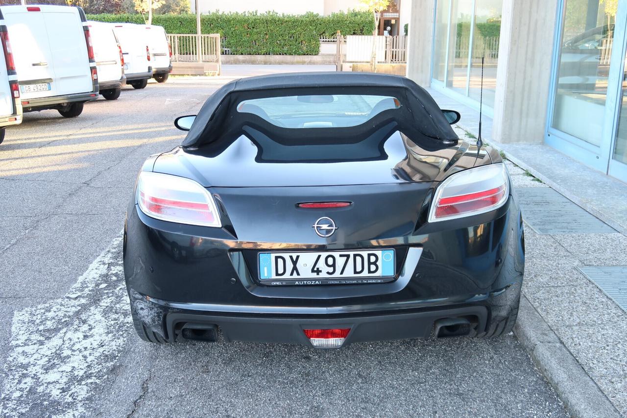 Opel GT 2.0 Turbo 16V