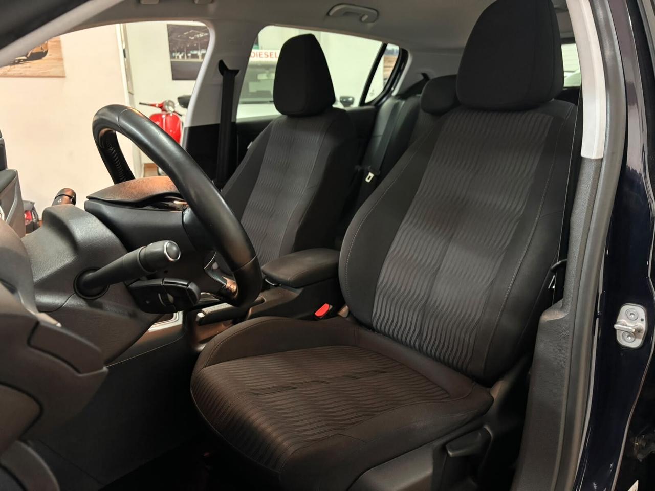 PEUGEOT 308 2015 1.6 DIESEL