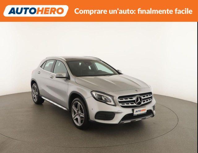 MERCEDES-BENZ GLA 200 Premium
