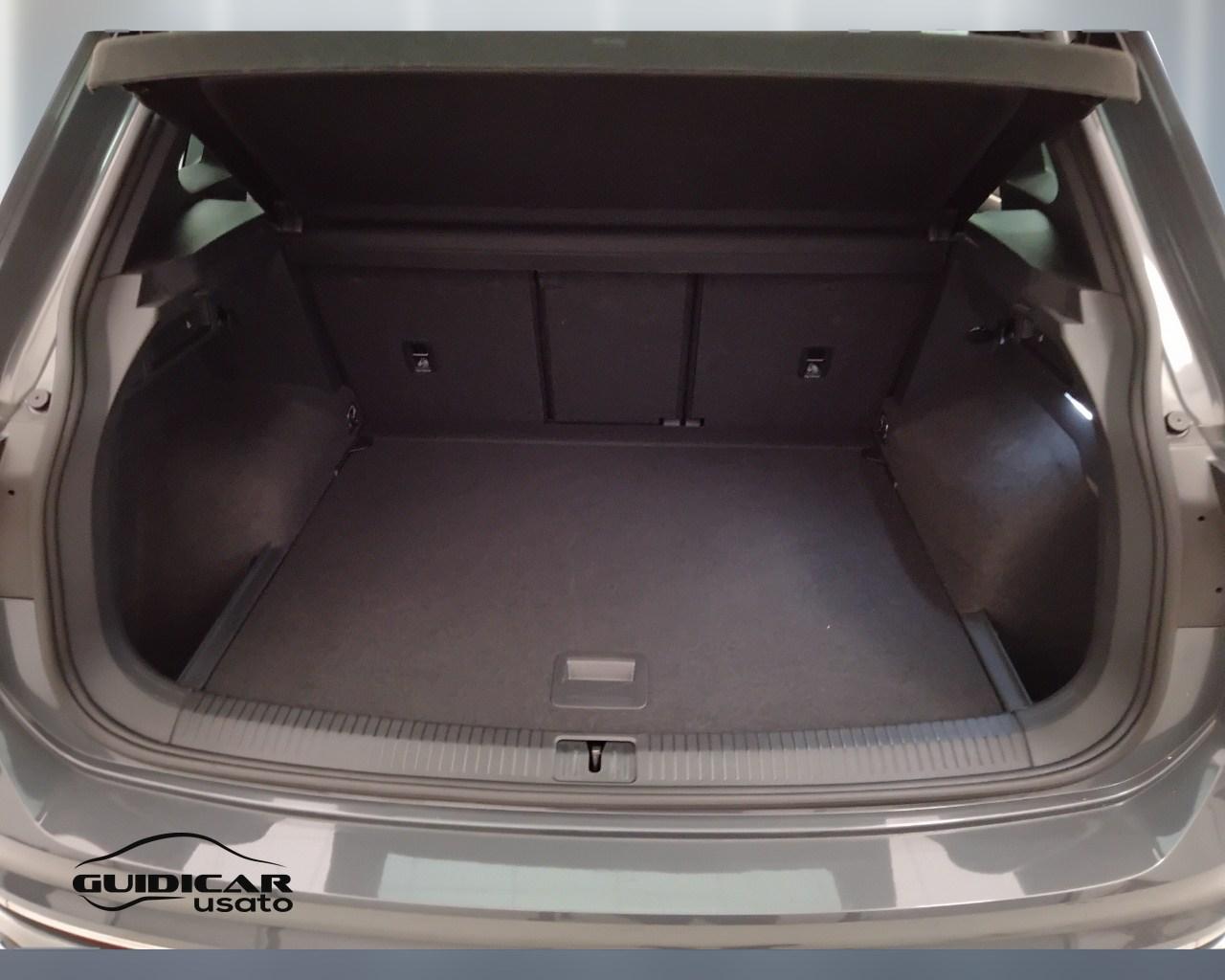VOLKSWAGEN Tiguan II 2021 - Tiguan 2.0 tdi R-Line 150cv dsg