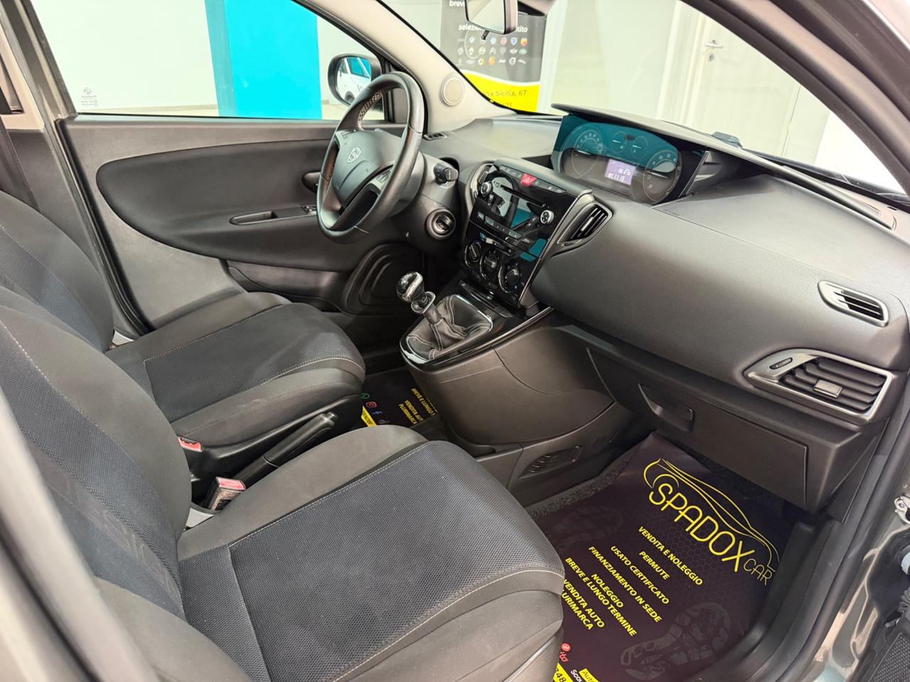 LANCIA YPSILON 1.2 BENZINA MOMO DESIGN S