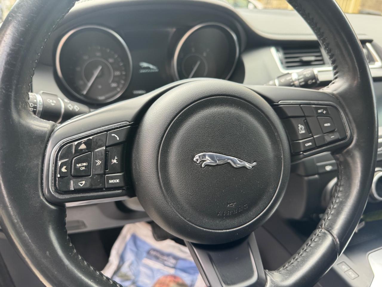 Jaguar E-Pace 2.0D 150 CV AWD aut. R-Dynamic HSE