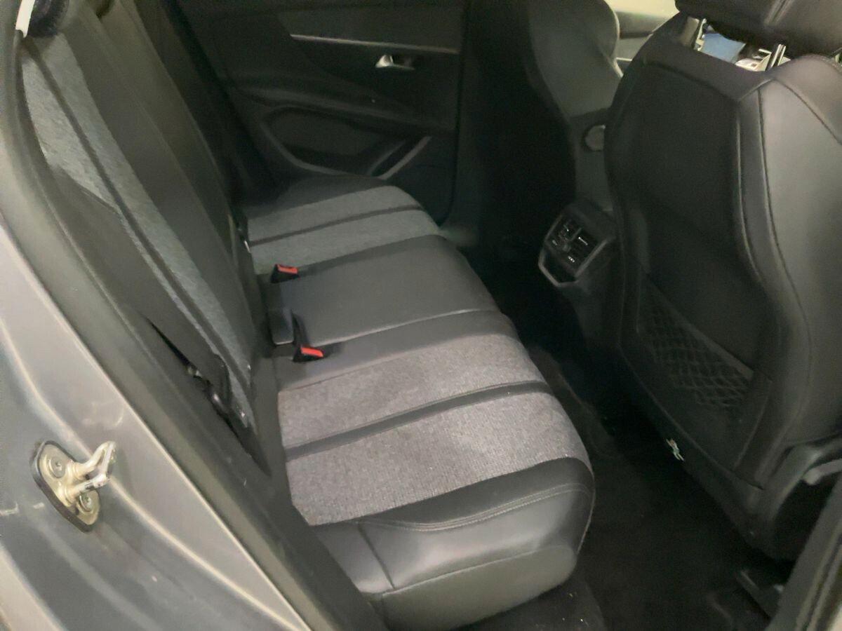 Peugeot 3008 BlueHDi 130 cv Allure