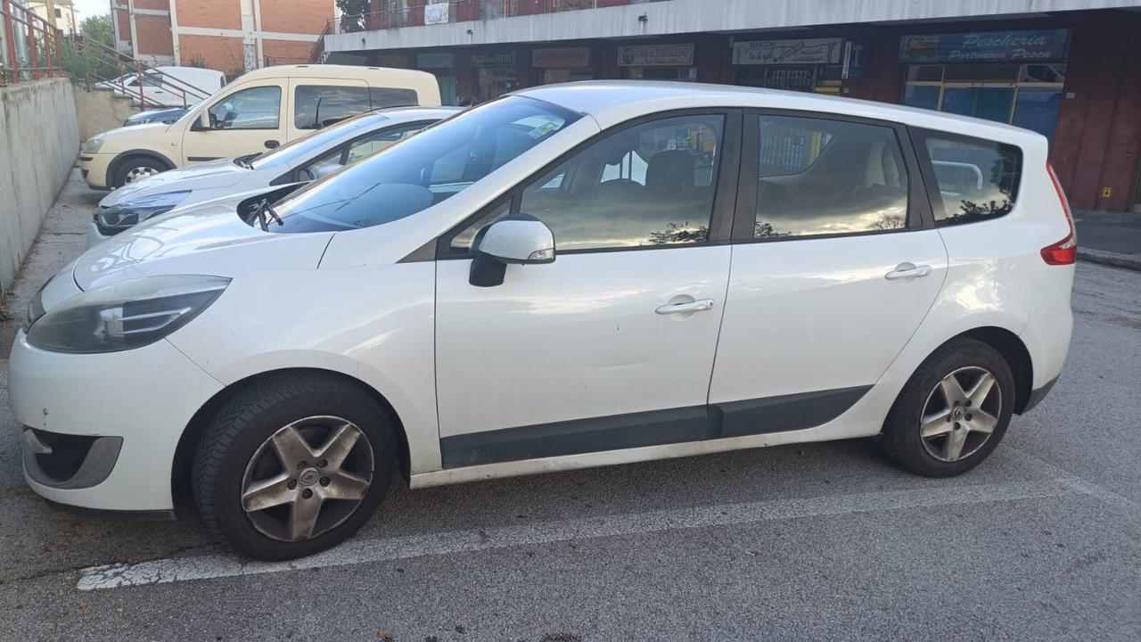 Renault Scenic 1.5 dCi 110CV 7 posti