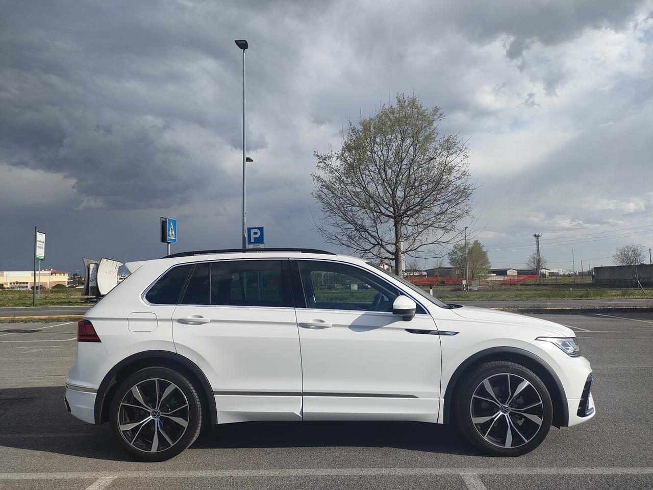 VOLKSWAGEN Tiguan R-Line 150cv Automatica
