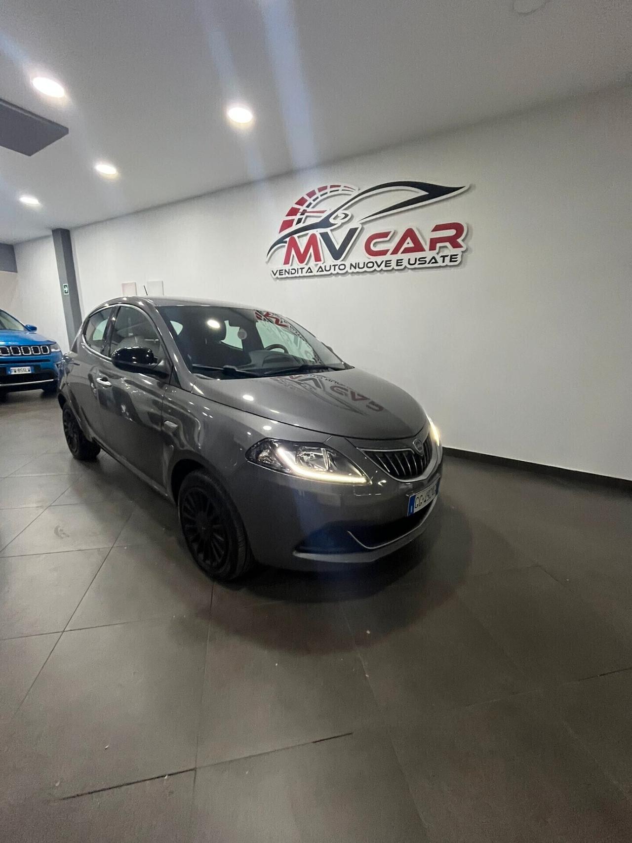Lancia Ypsilon 1.0 5 porte S&S Benzina Hybrid Ecochic Gold