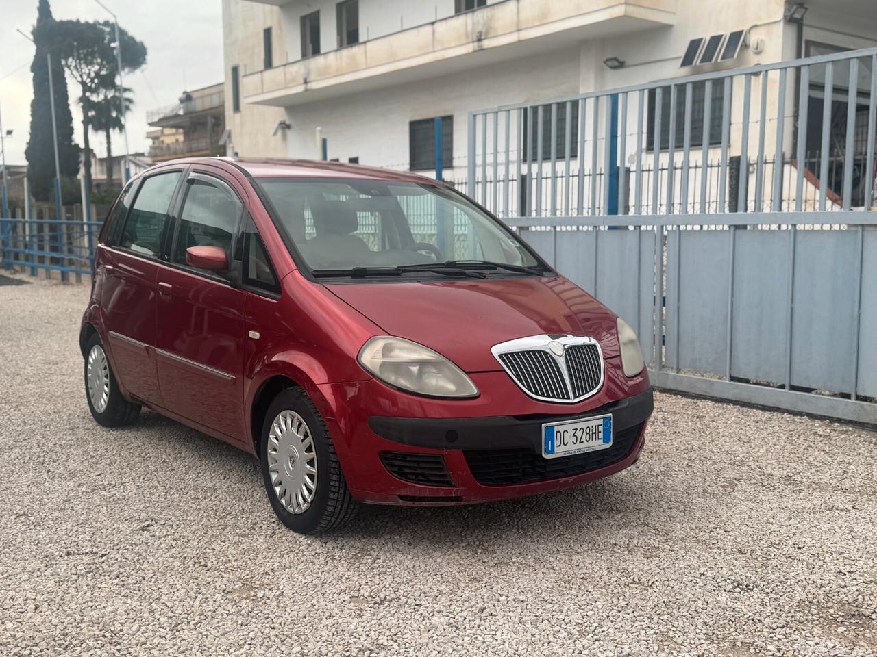 Lancia MUSA 1400 GPL 2006