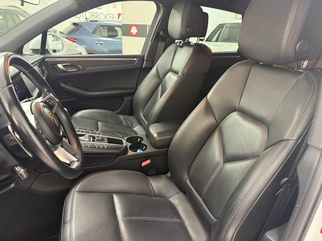 PORSCHE Macan 2.0