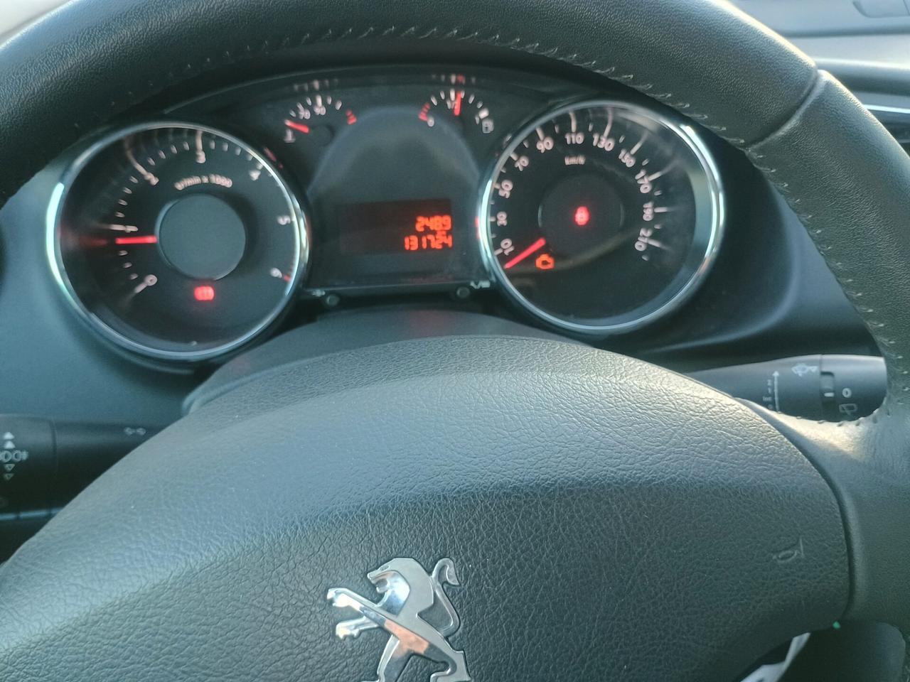 Peugeot 3008 1.6 HDi 115CV Business