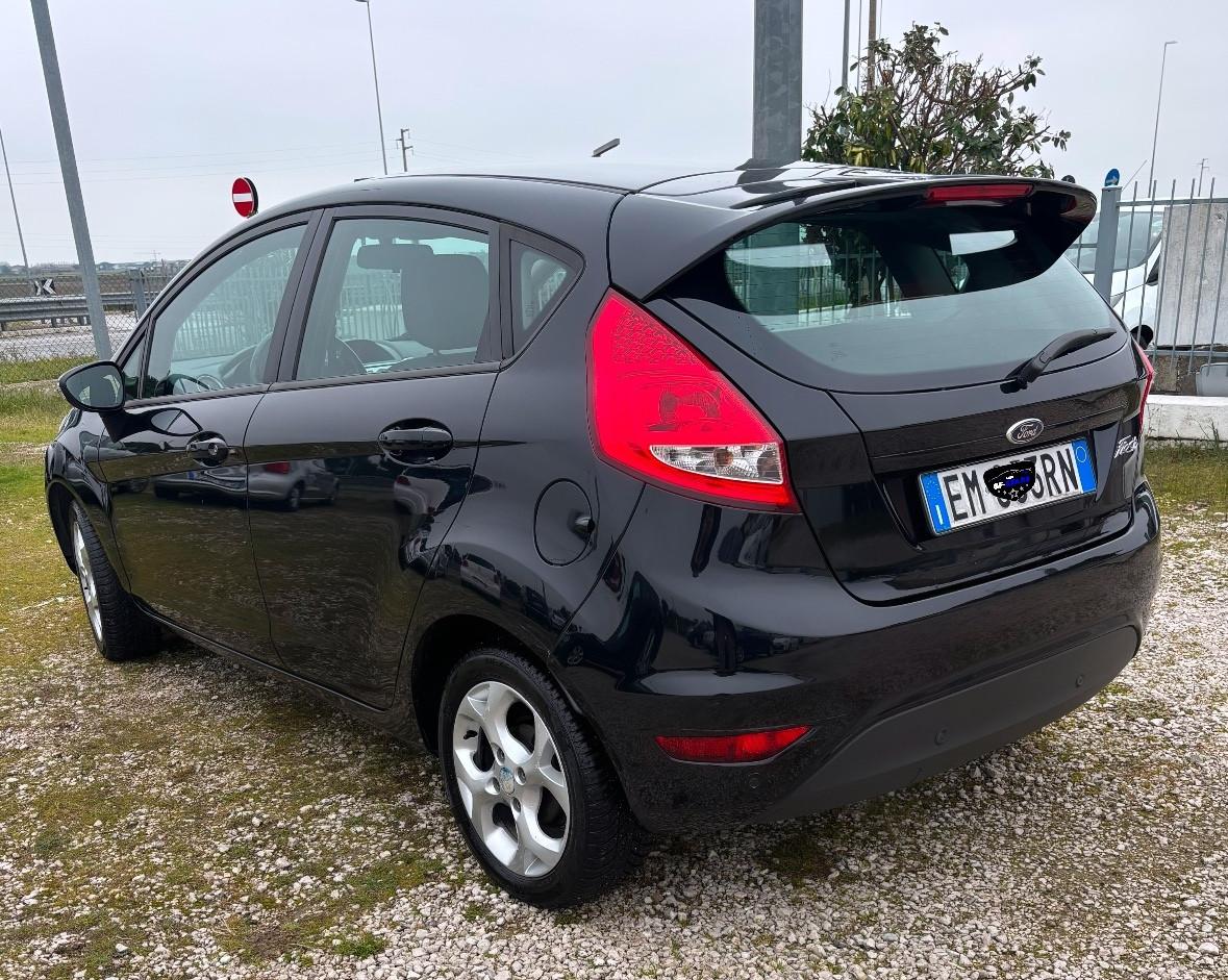 Ford Fiesta 1.4 5 porte Bz.- GPL Titanium