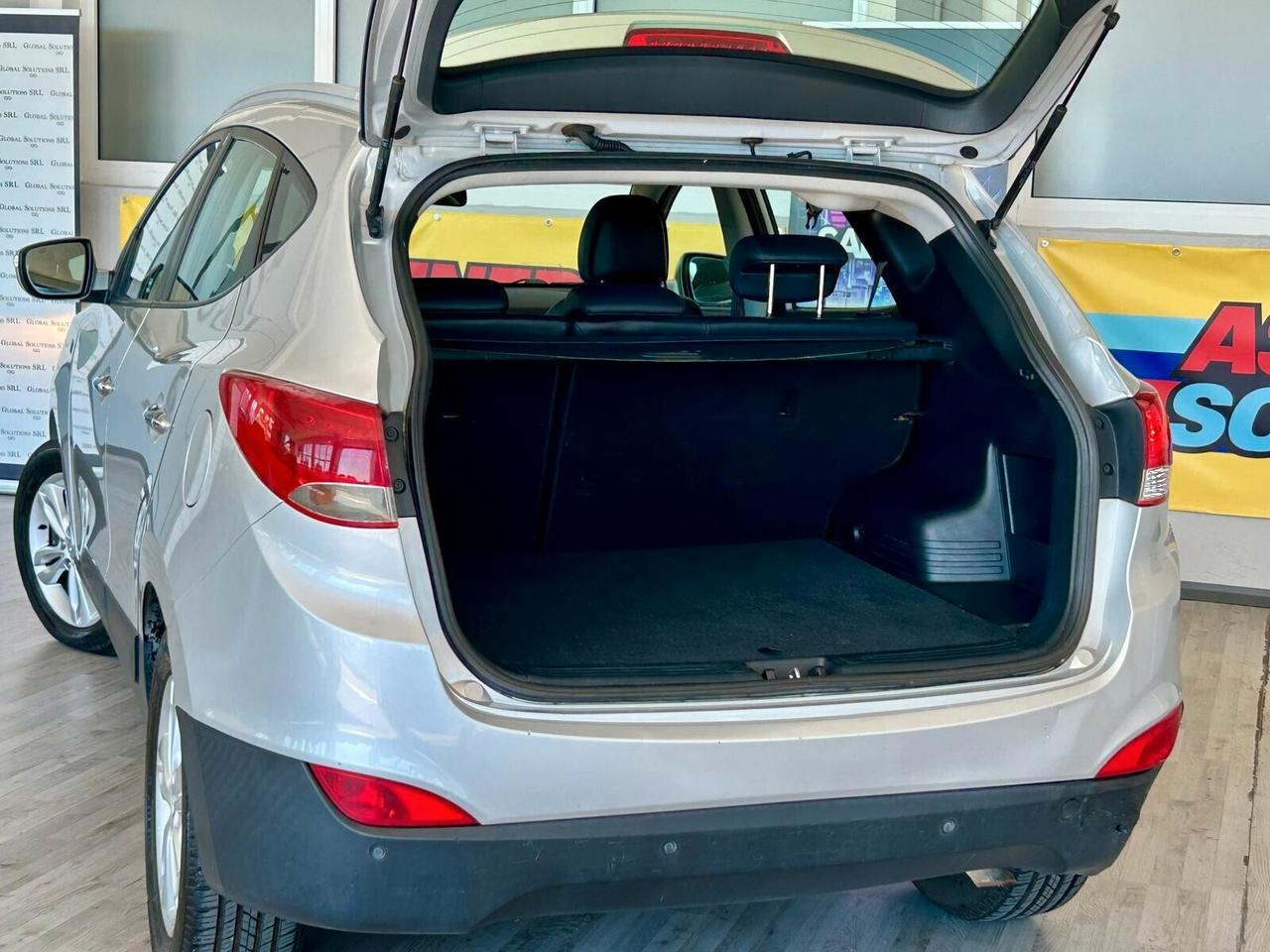 Hyundai iX35 *FRIZIONE NUOVA*SUV FULL OPTIONAL* NEOPATENTATI * PELLE TOTALE COME NUOVA ONESTA SEDILI RISCALDA