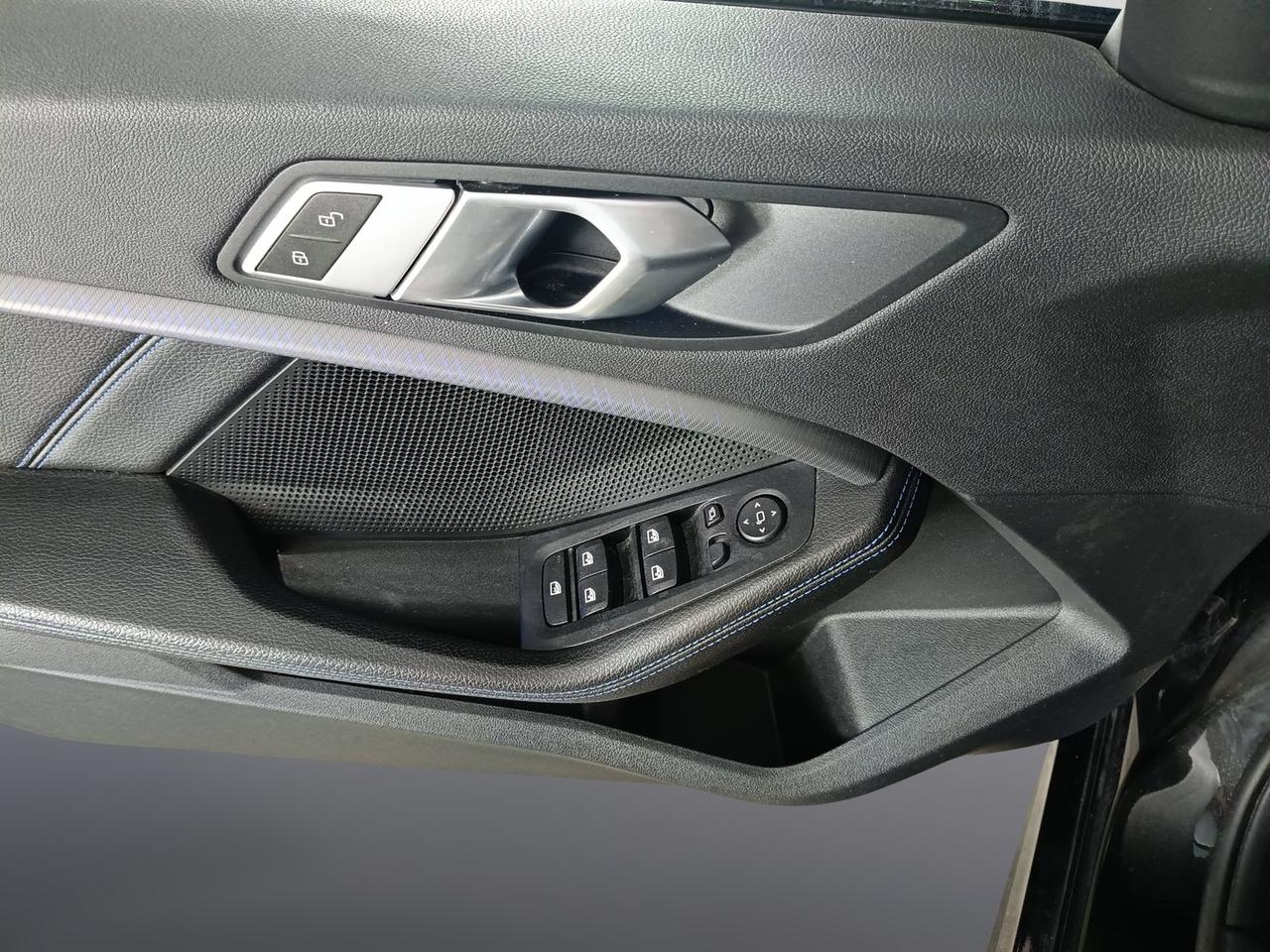 BMW Serie 1 F40 - 118d Msport auto