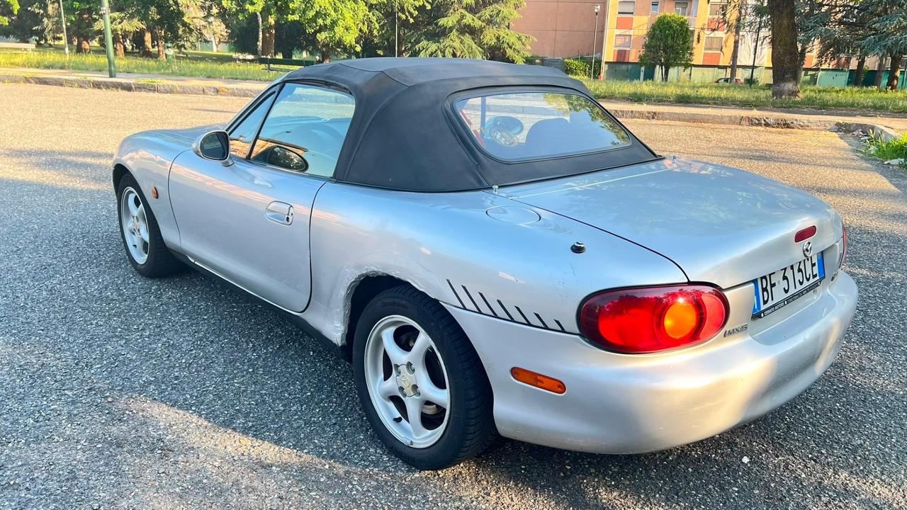 Mazda MX-5 1.6i 16V cat