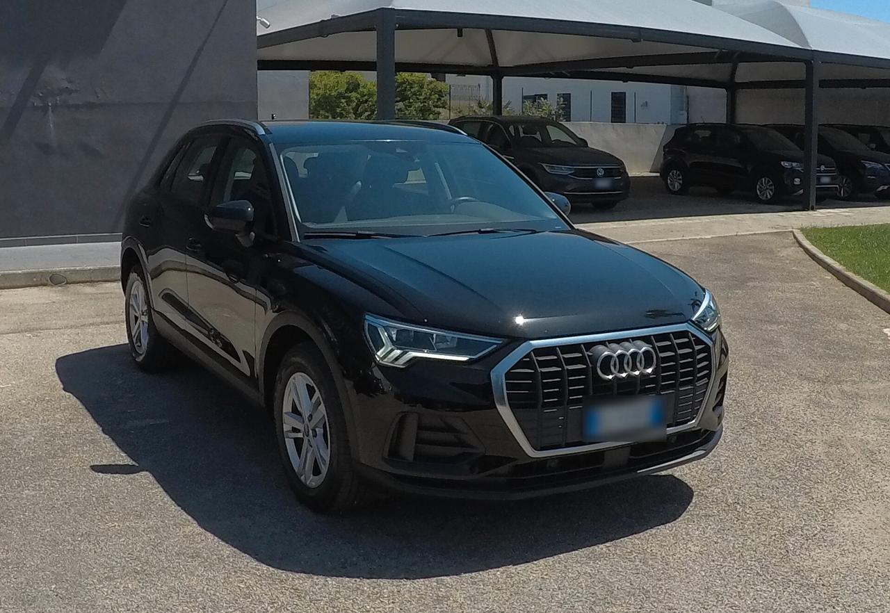 Audi Q3 35 TDI S tronic Business