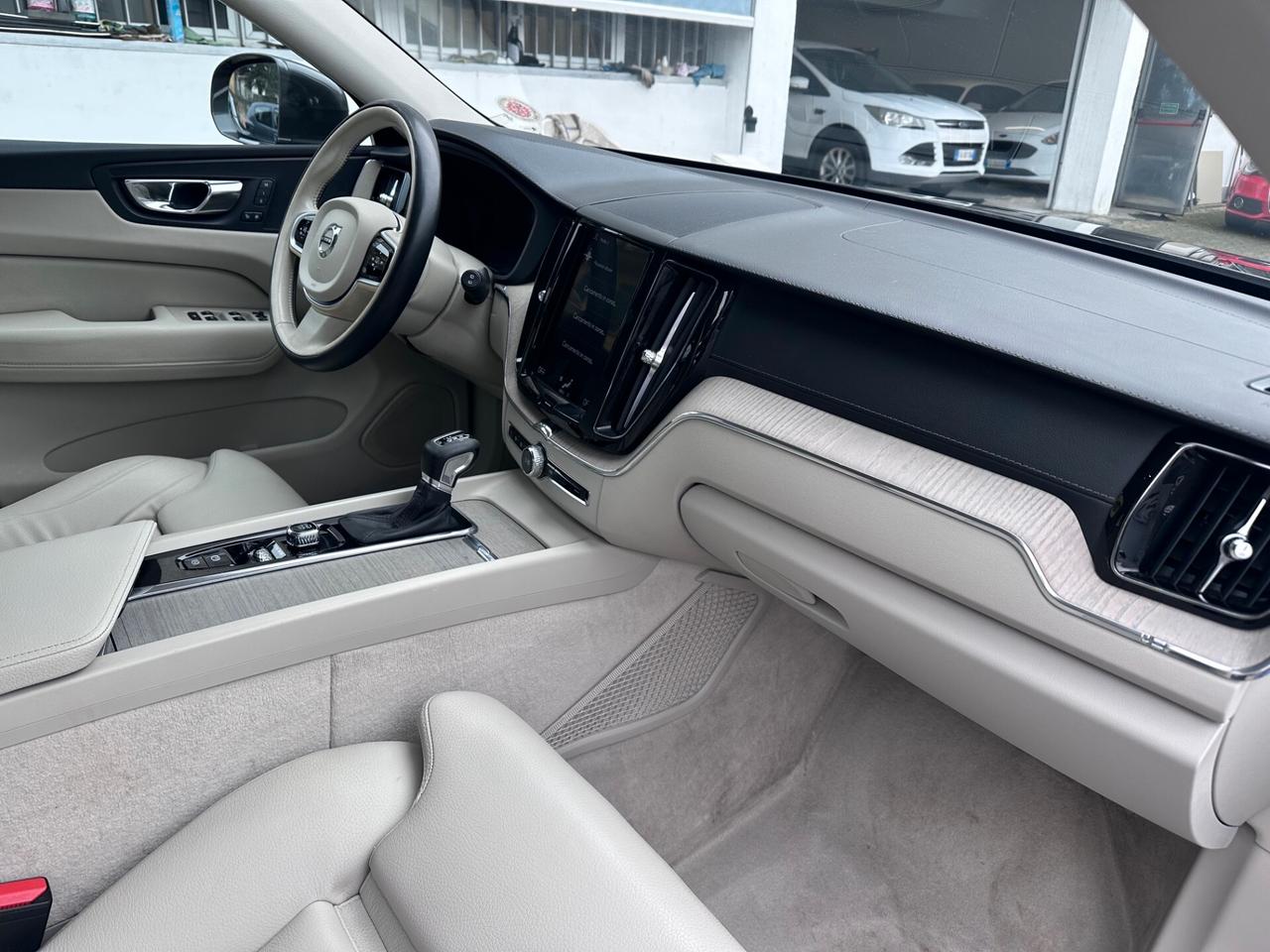 Volvo XC 60 D4 AWD Geartronic Inscription*EURO6*PELLE*NAVI