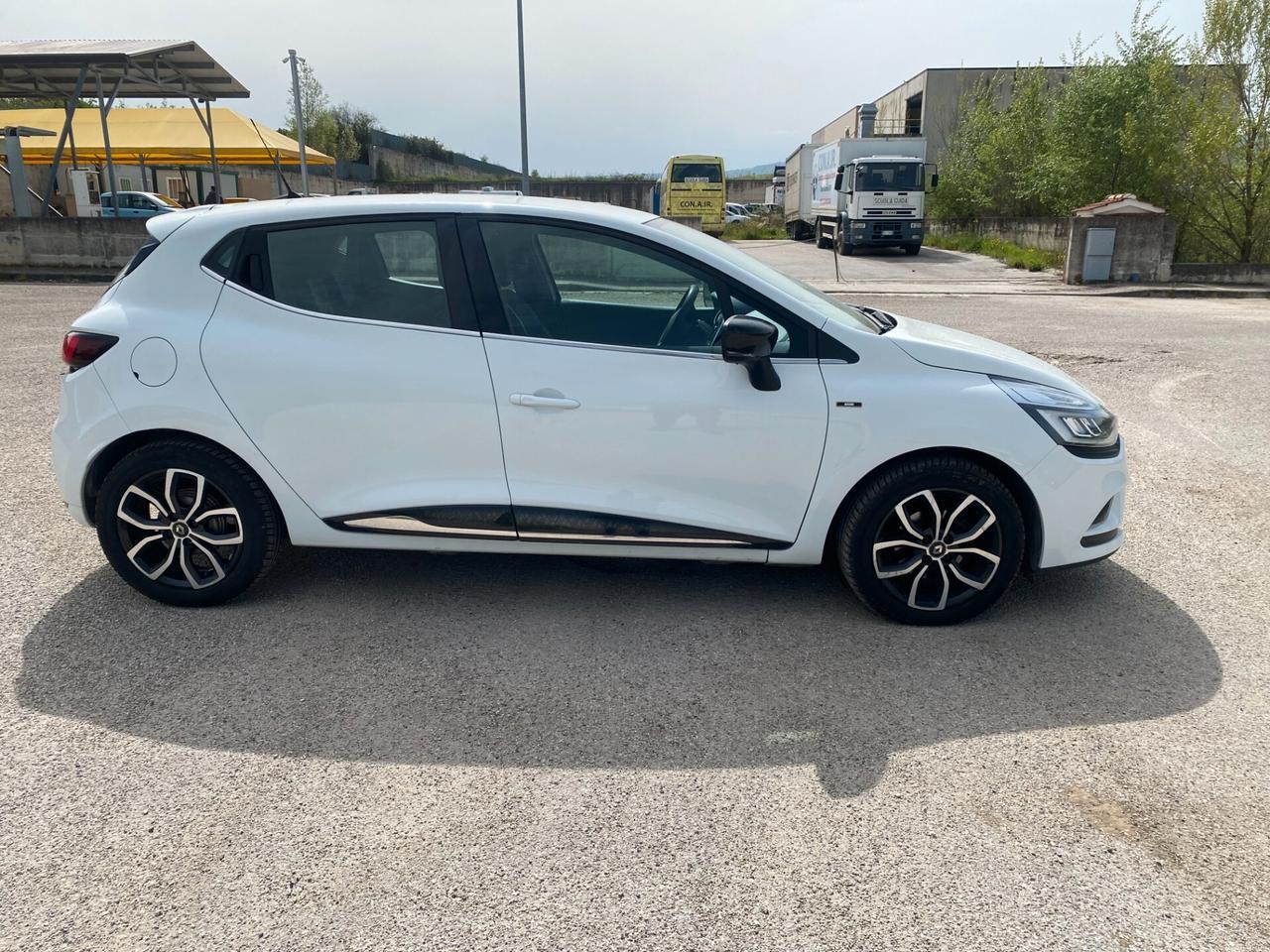 Renault Clio dCi 8V 75 CV 5 porte Moschino Zen