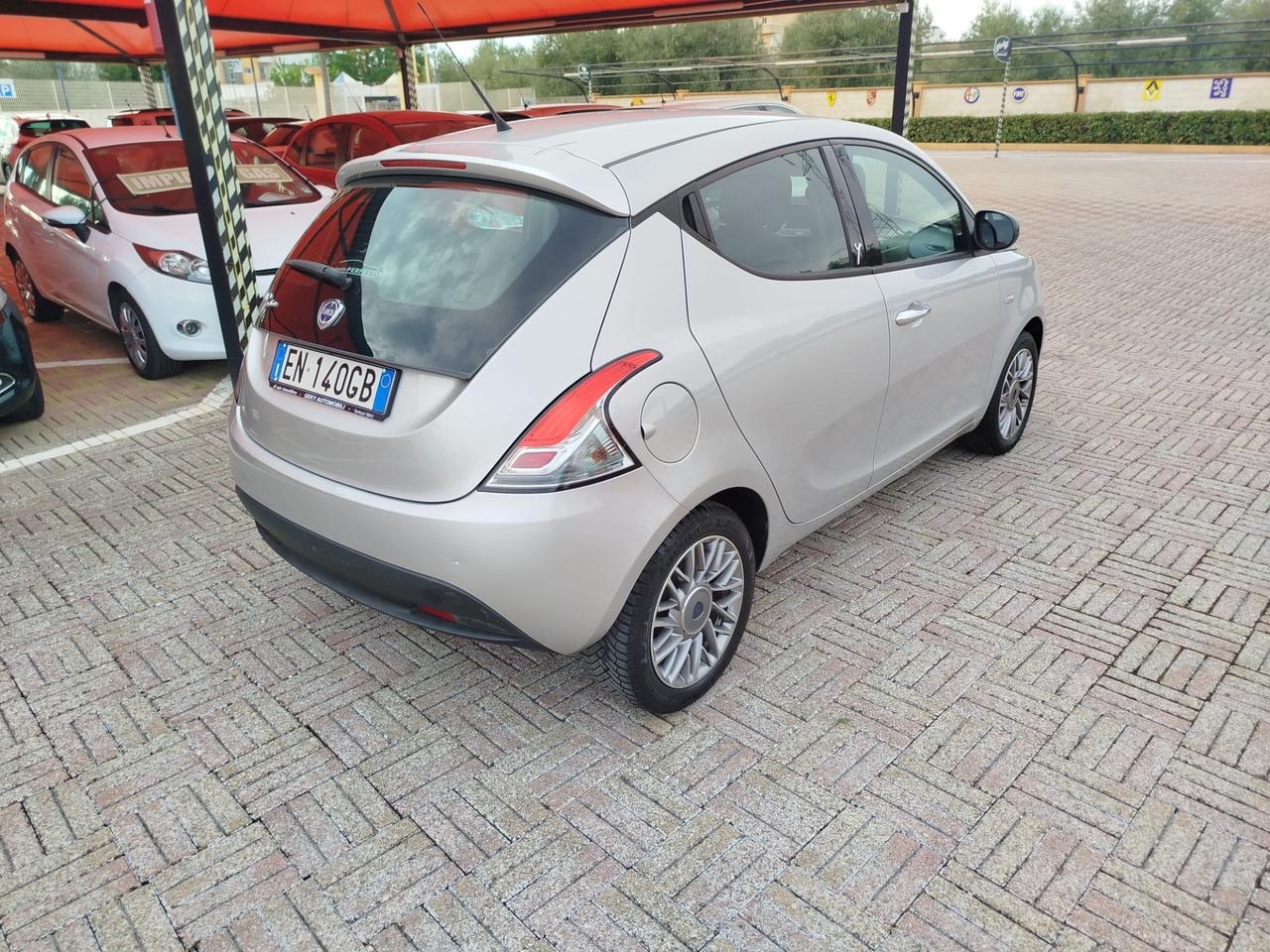 Lancia Ypsilon 1.2 69 CV 5 porte GPL Ecochic Platinum