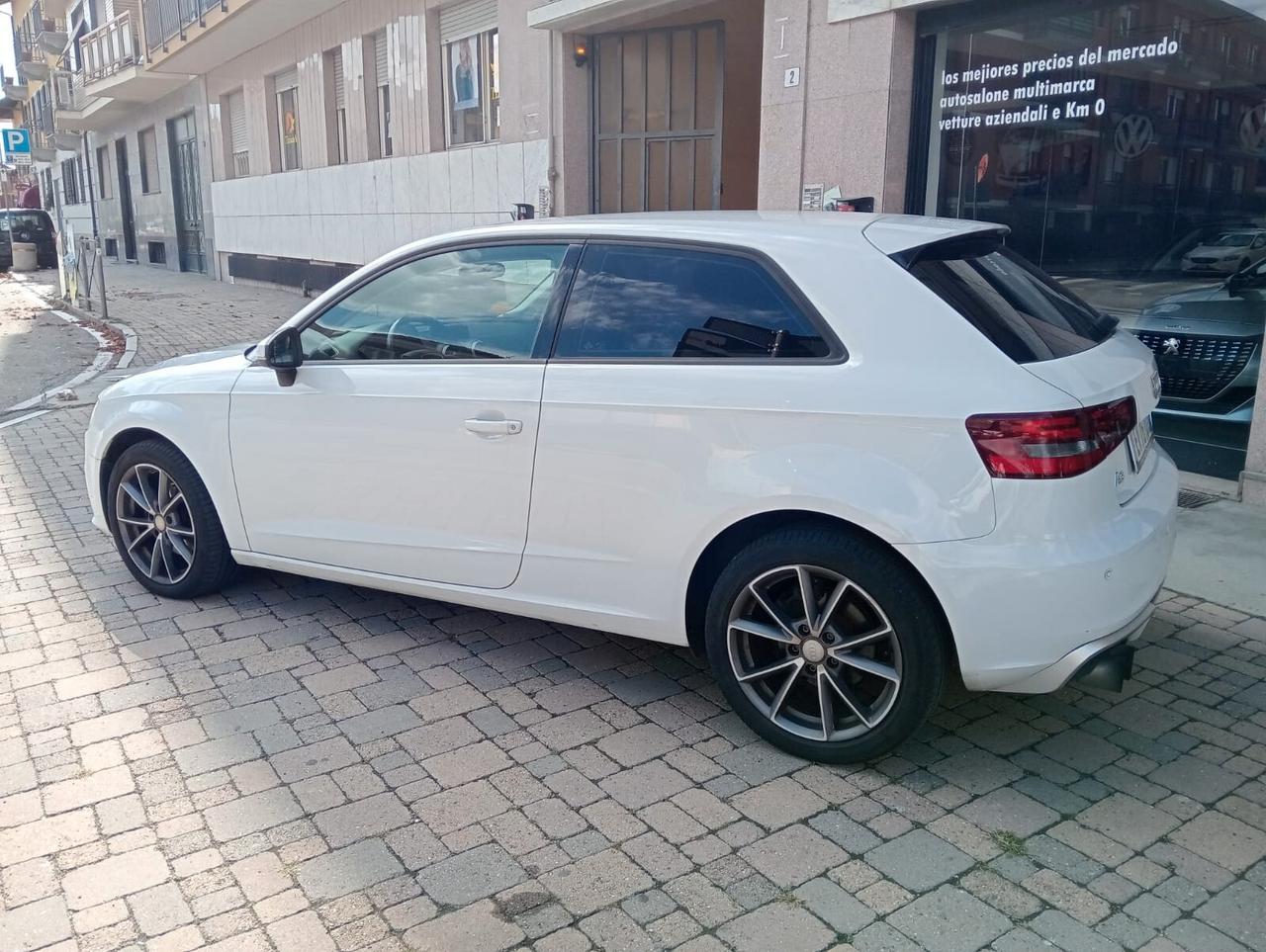 Audi A3 1.6 TDI Ambition 105 CV