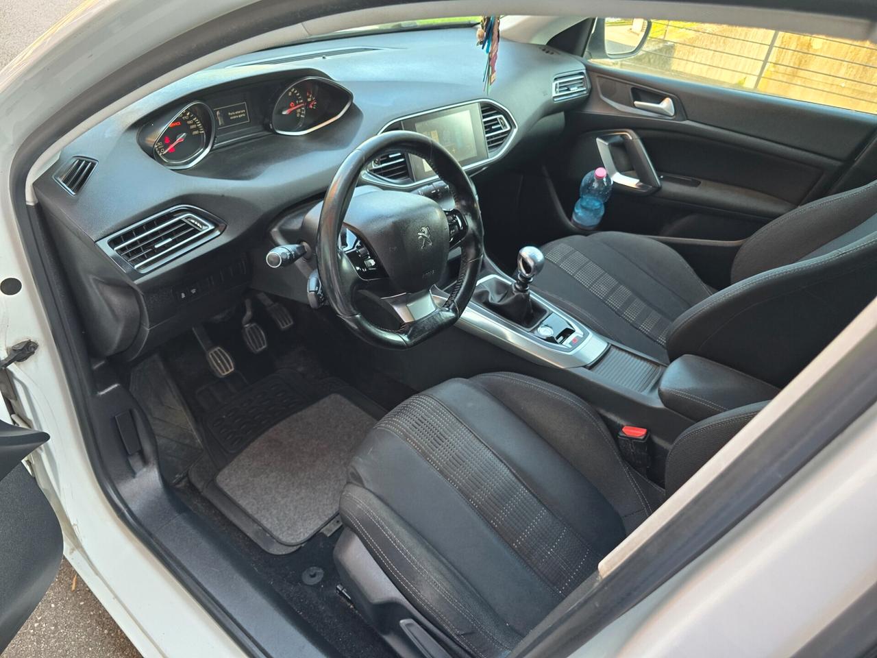Peugeot 308 BlueHDi 120 S&S EAT6 SW Allure