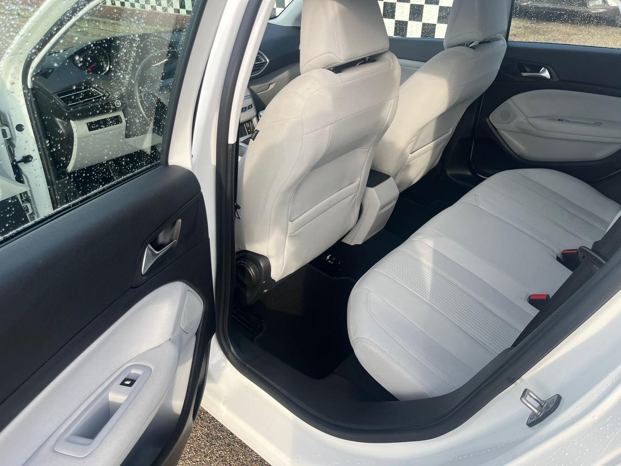 Peugeot 308 BlueHDi 120 SW Allure Unipro 2015