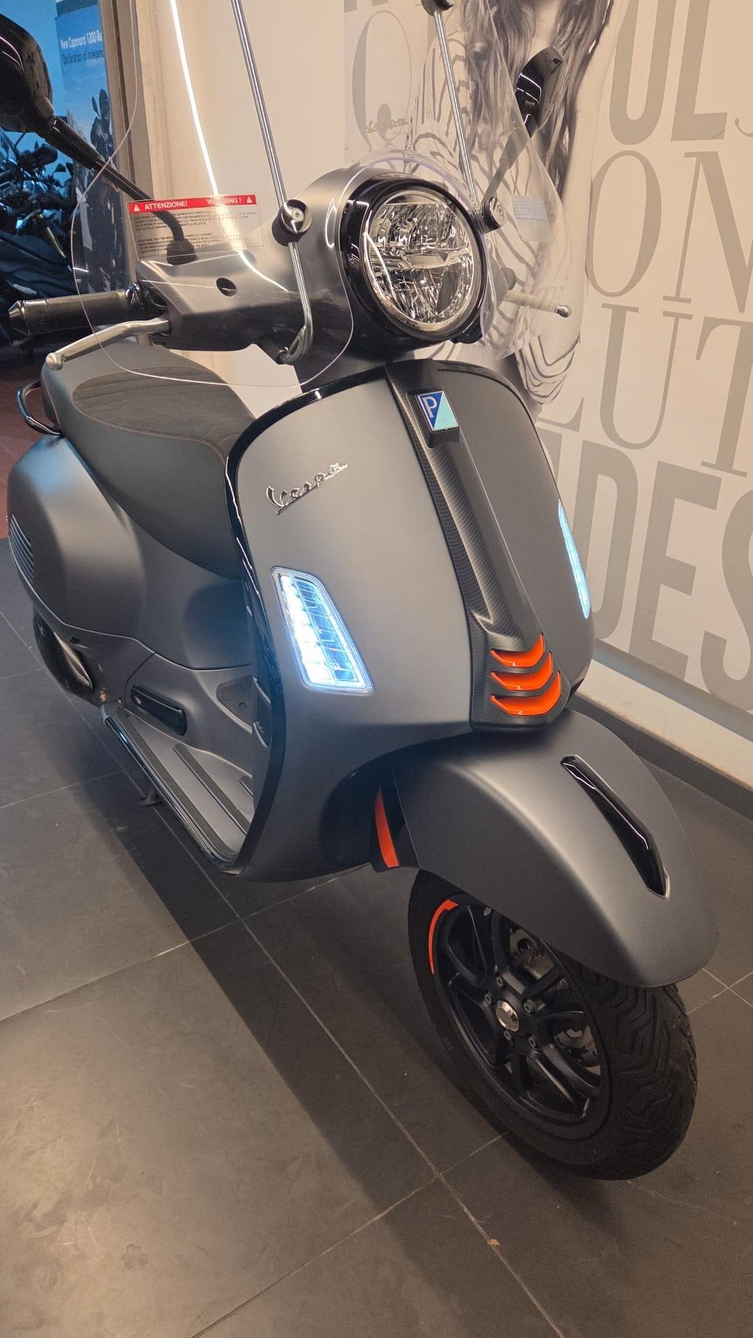 Piaggio Vespa 310 GTS hpe SUPER SPORT E5+