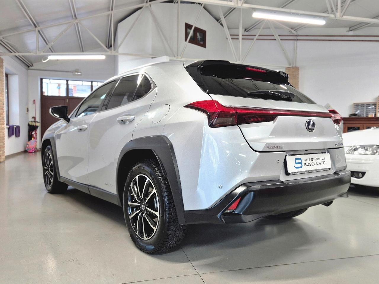 Lexus UX Hybrid Business