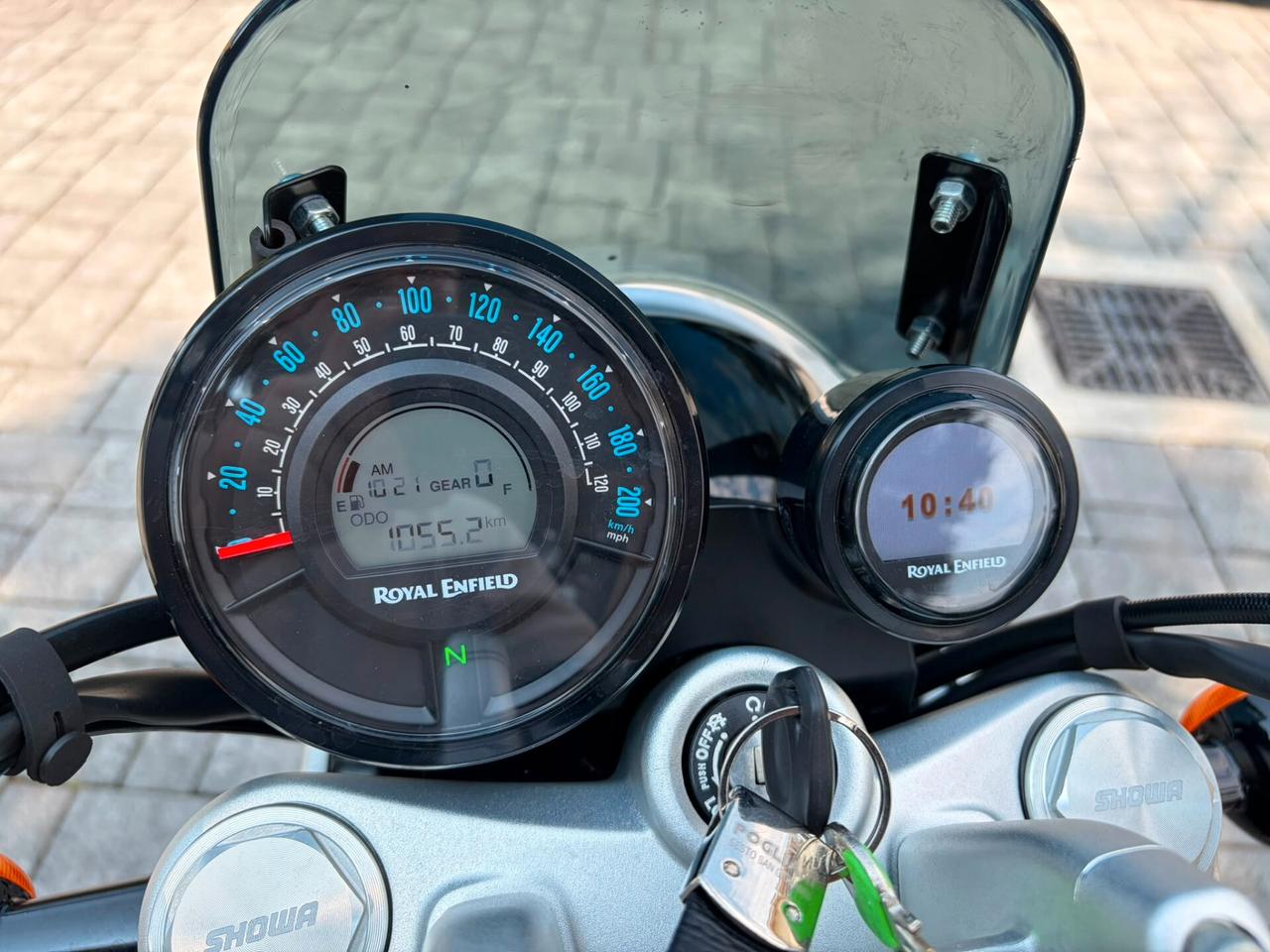 Royal Enfield Super Meteor Pari al nuovo ..SUPER ACCESSORIATA