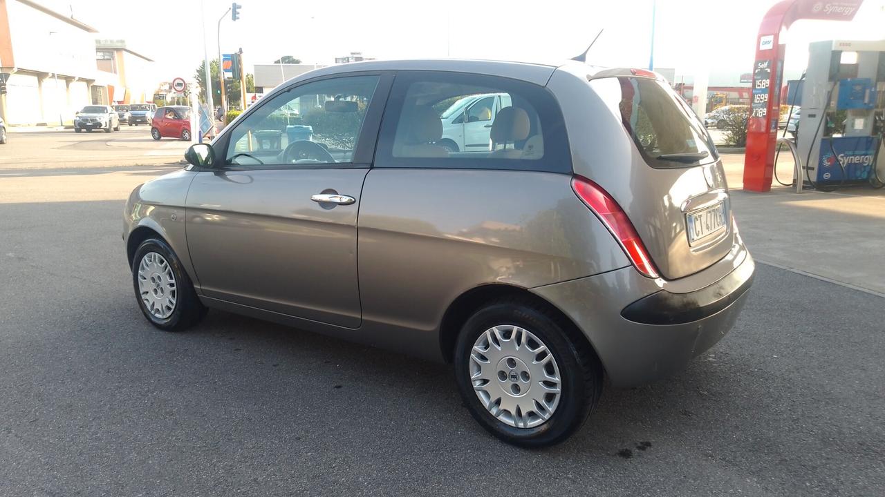 Lancia Ypsilon 1.3 Multijet navigatore neopatentati 05