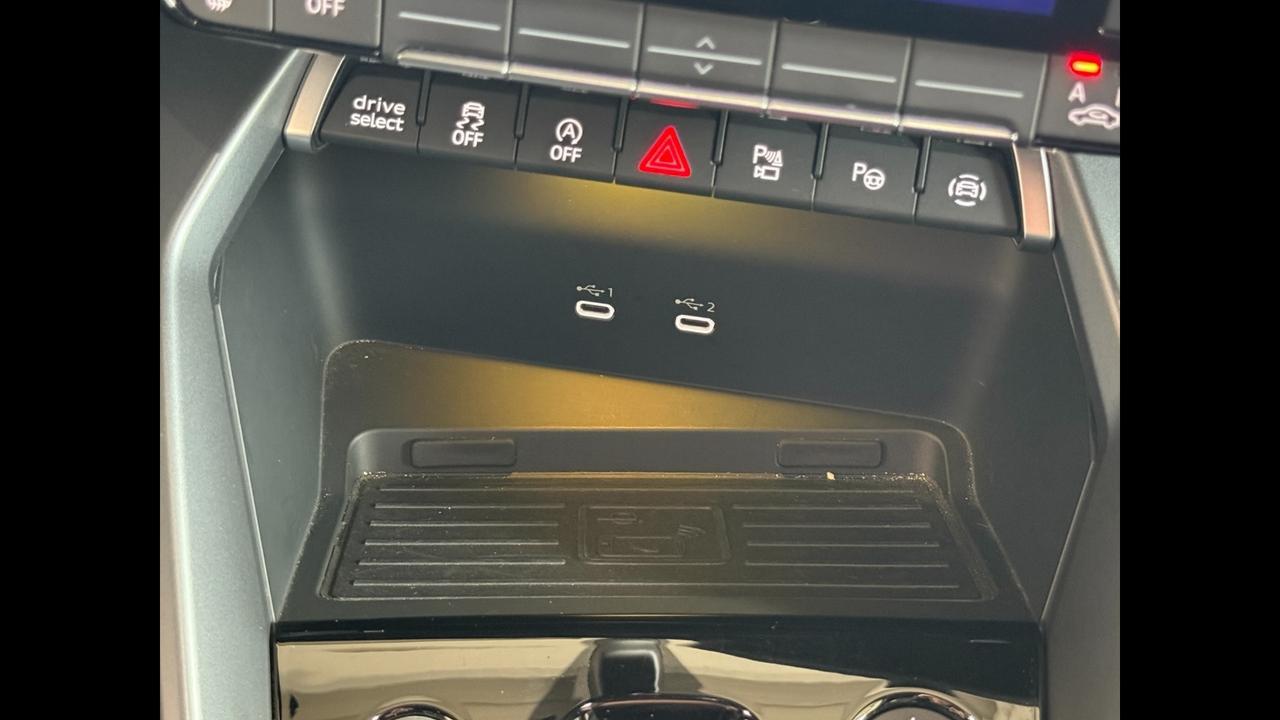 Audi Audi A3 allstreet Identity Contrast 35 TFSI 110(150) kW(CV) S tronic