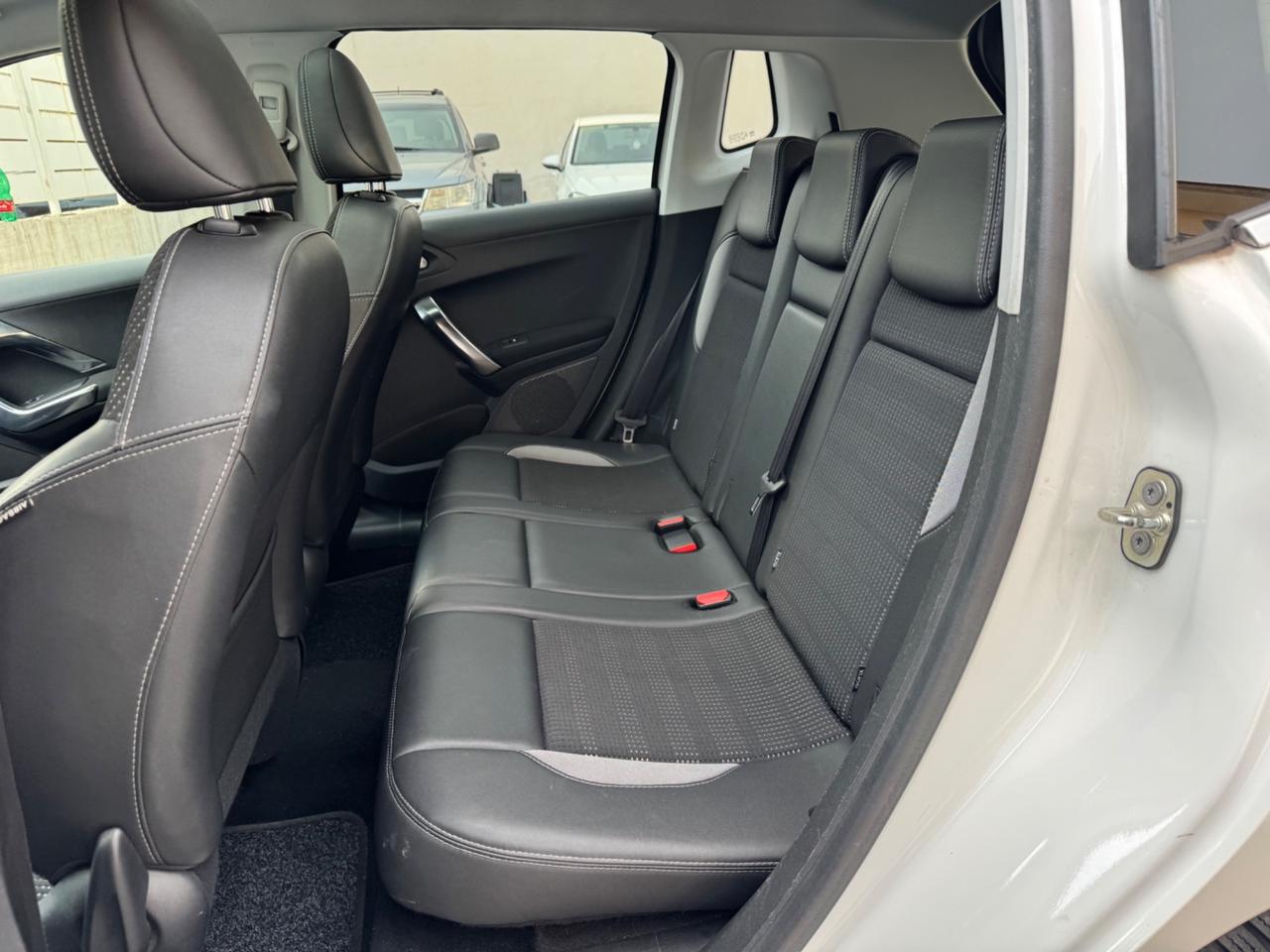 Peugeot 2008 1.6 DIESEL 115CV Allure 2015