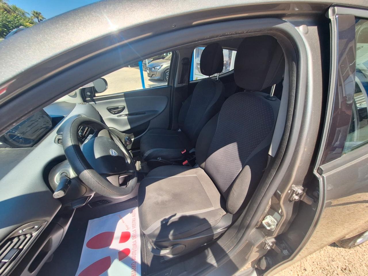 Lancia Ypsilon 1.3 MJT 16V 95 CV 5 porte Silver