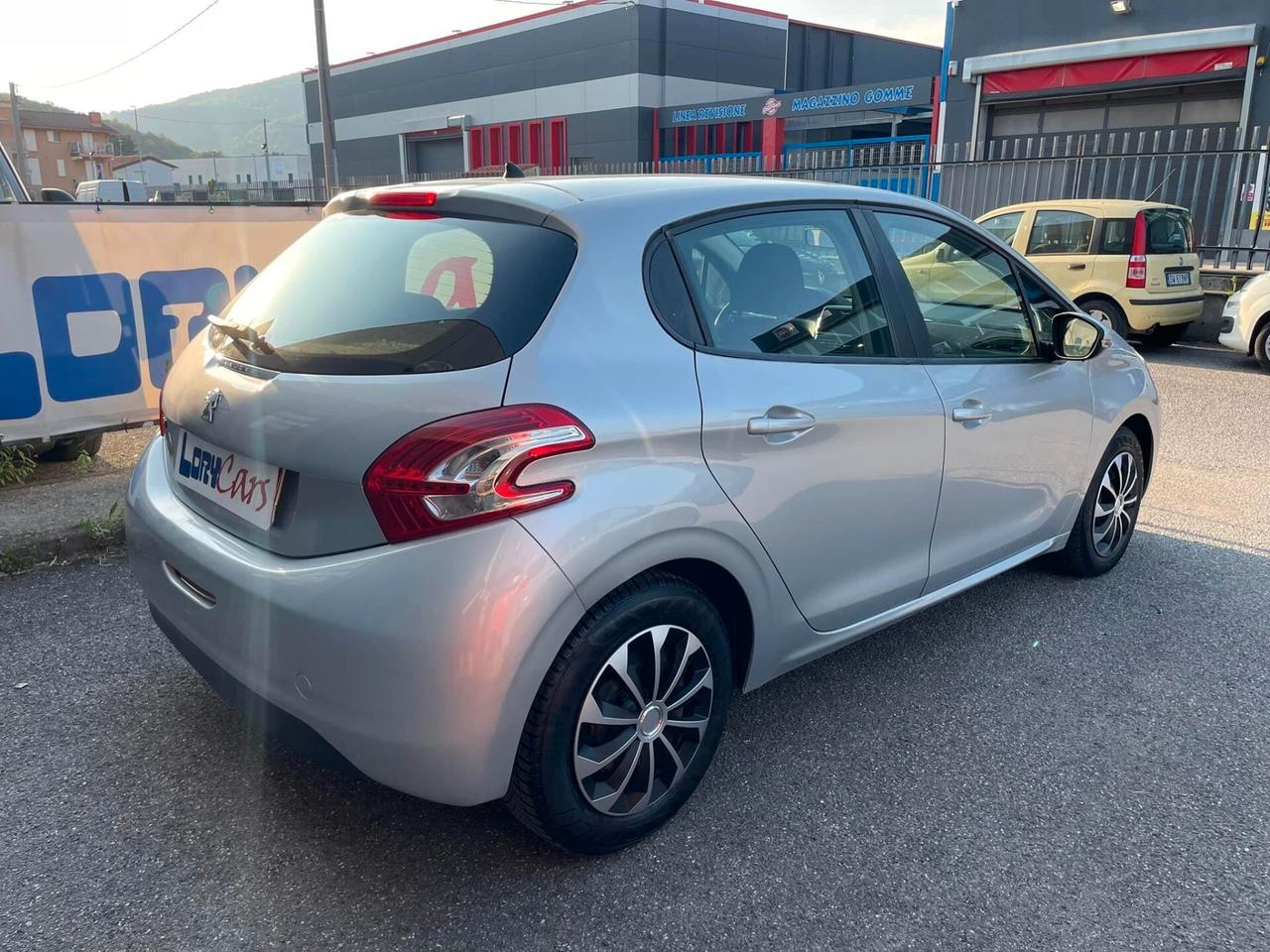 Peugeot 208 1.4 HDi 68 CV 5 porte Access ADATTA A NEOPATENTATI